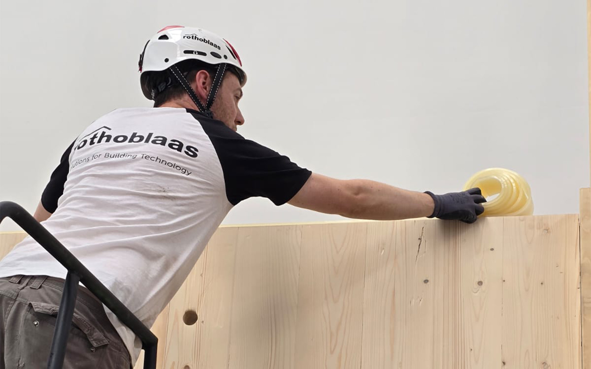 The first building with load-bearing walls made of CLT panels in Mexico 